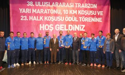 Maratonda dereceye girenlere ödülleri verildi