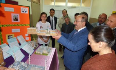 Başkan Gümrükçüoğlu Bilim Fuarında öğrencilerle buluştu