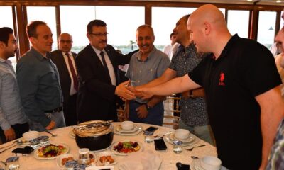 Genç, belediye personeline iftar yemeği verdi