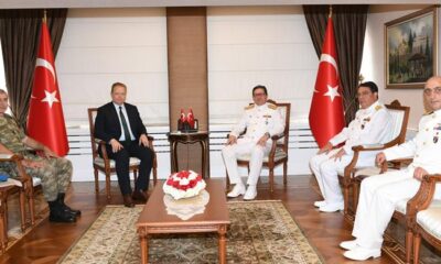 Deniz Kuvvetleri Komutanı ve Beraberindekiler  Vali Yücel Yavuz’u Ziyaret Etti
