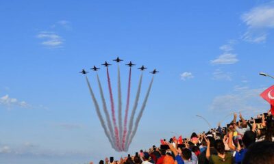 Türk Yıldızları’nın gösterisi nefesleri kesti