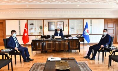 İl Sağlık Müdürü Usta’dan Başkan Zorluoğlu’na Anlamlı Hediye