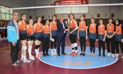 Akçaabat’ta Liseler Arası Kadın Voleybol Turnuvası Sona Erdi