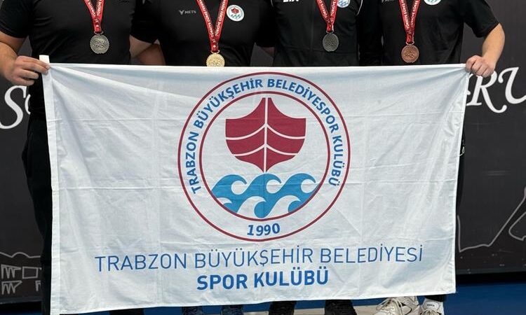 Büyükşehı̇r Güreşçı̇lerı̇ Erzurum’dan 4 Madalyayla Döndü